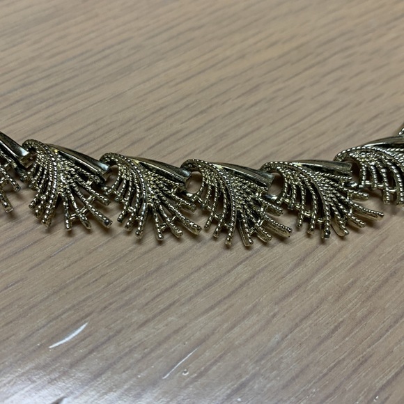 Necklace - Picture 2 of 3